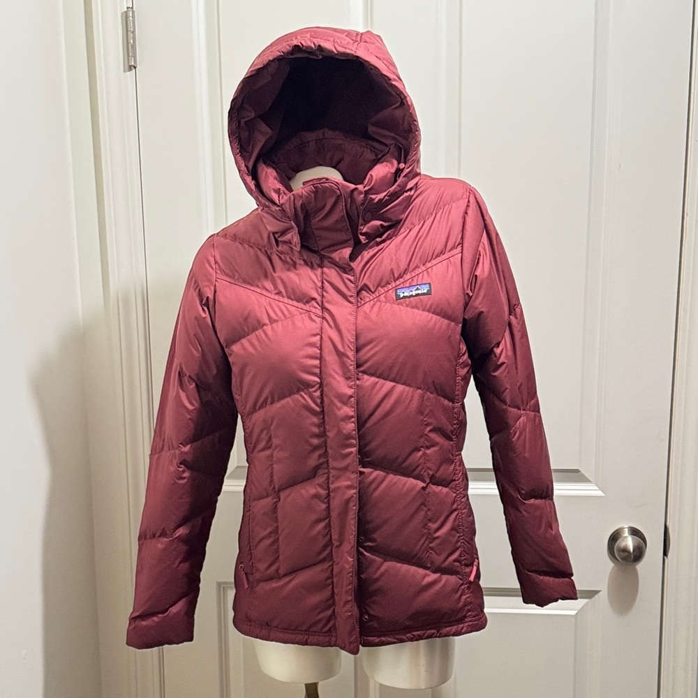Patagonia Women's Down Burgundy Puffer Jacket with Hood - Picture 3 of 14